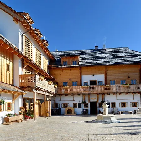 ホテル Almdorf Seinerzeit Wiedweg