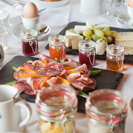 Almdorf Seinerzeit فندق 4*