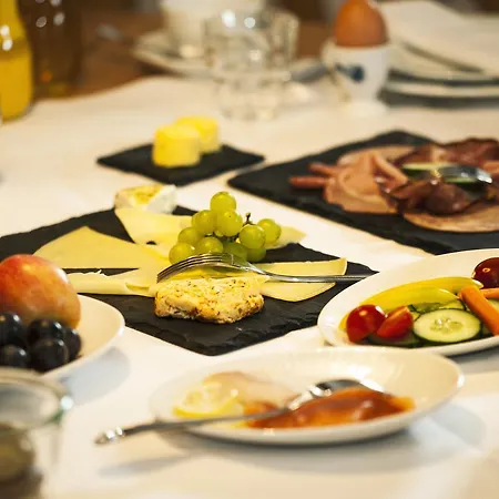 Almdorf Seinerzeit فندق 4*